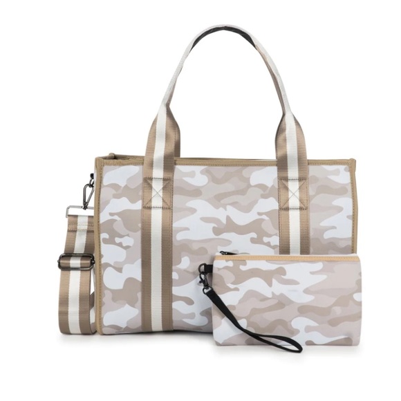 NWT Haute Shore Isla Sahara Beige Camo Tote - Picture 2 of 4